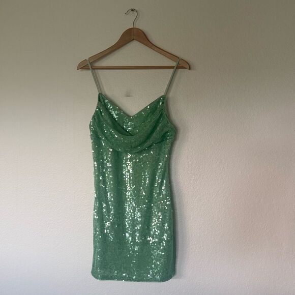 Green sequin mini dress - Picture 6 of 8